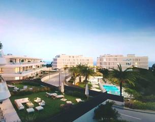 Planta baixa a La Concha - Resina Golf. Apartamento en planta baja con jardín en complejo de amenidades