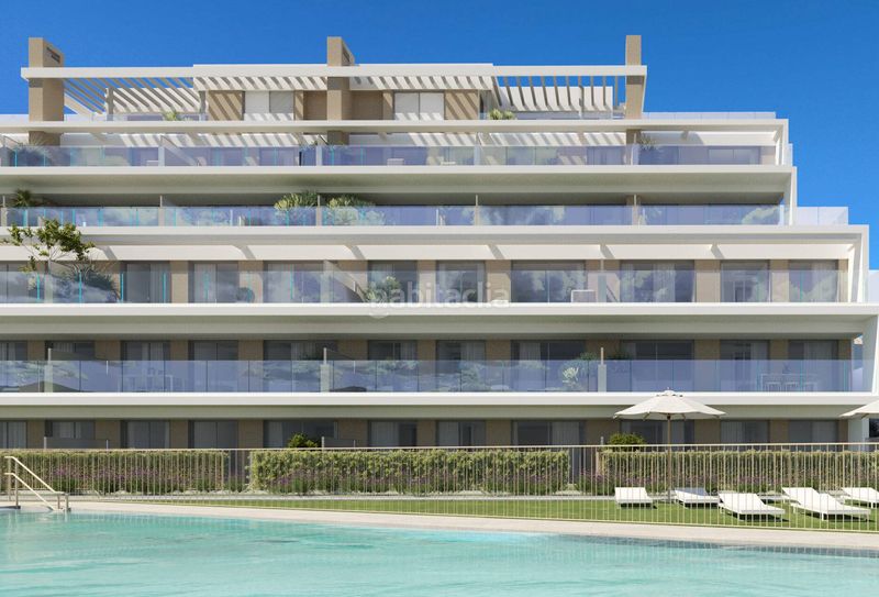 Foto a6a8d98f-0a6b-4155-bdee-08c9bf3ae3ea. Apartament amb aparcament piscina a Cancelada Estepona