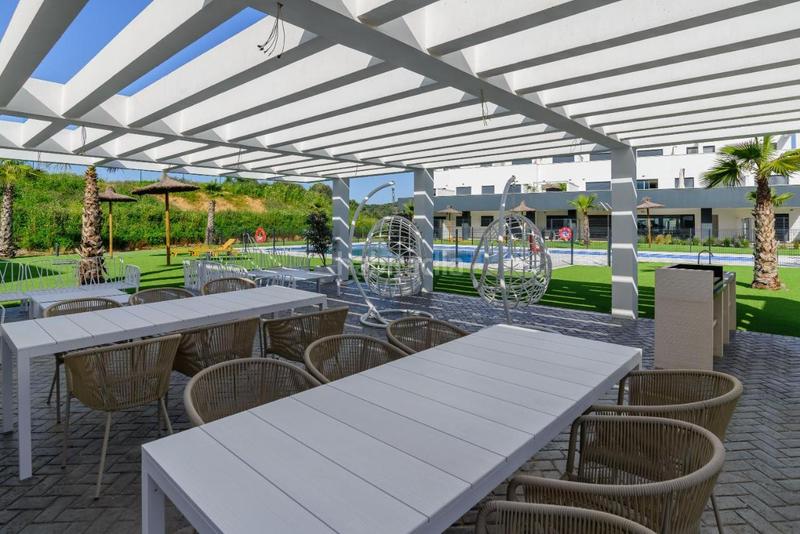 Foto 23a2ca42-8c7b-4531-a17b-ab2209b78e4a. Planta baixa amb aparcament a Guadalobón Estepona