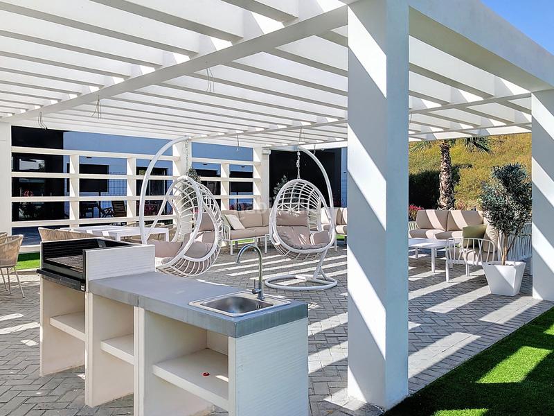 Foto e473d9ed-8bee-465f-b625-a3ef02acab59. Planta baixa amb aparcament a Guadalobón Estepona