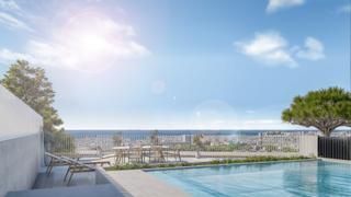 Ático en Sierra de Estepona - Avda. de Andalucía. Piscina privada y vistas al mar en un ático a estrenar en estepo