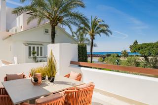 Apartamento en Río Real. Apartamento de lujo listo para entrar a vivir frente al mar   ce
