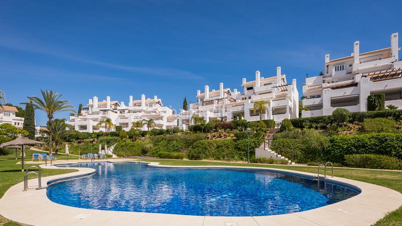 Foto 95a4f0dc-f9f4-4aaf-b18b-0c59a218cfa0. Apartamento  de lujo listo para entrar a vivir frente al mar cerca de trocadero, este en Marbella