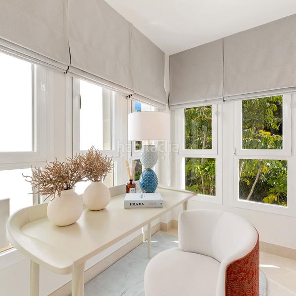 Foto f8fa122a-f2bf-4aba-bff5-67bd71404622. Apartamento  de lujo listo para entrar a vivir frente al mar cerca de trocadero, este en Marbella