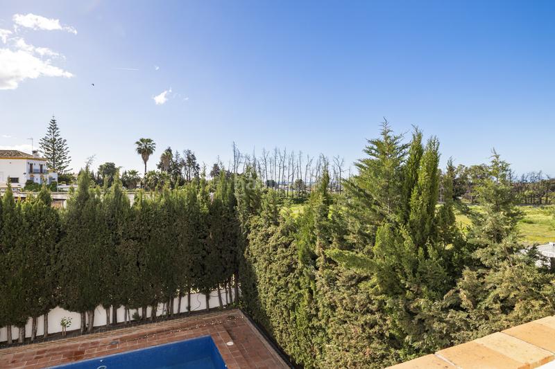 Foto 1e4681ca-0aa7-4eef-a628-f33f4c7b170f. Casa pareada tradicional casa adosada andaluza con piscina privada en guadalcántara, san pedro de alcántara en Marbella