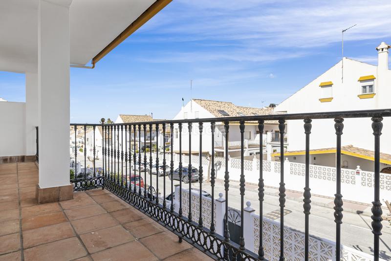 Foto 29ce1f66-f62f-4e93-959c-58355224a953. Casa pareada tradicional casa adosada andaluza con piscina privada en guadalcántara, san pedro de alcántara en Marbella