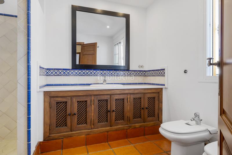 Foto 80287fad-1b21-41e7-b323-d773e56beed1. Casa pareada tradicional casa adosada andaluza con piscina privada en guadalcántara, san pedro de alcántara en Marbella