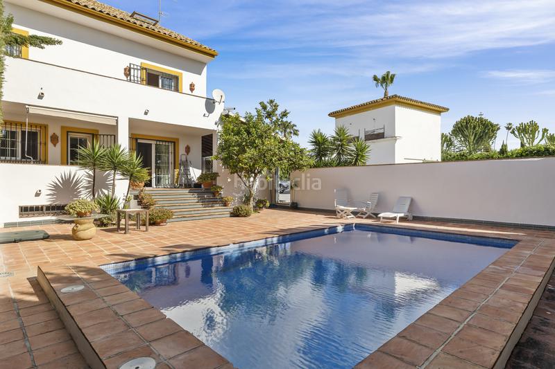 Foto cb087e97-dd86-4588-b650-bc79e32bbf53. Casa pareada tradicional casa adosada andaluza con piscina privada en guadalcántara, san pedro de alcántara en Marbella