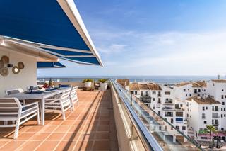 Attique à Puerto Banús. Espectacular residencia costera en el corazón de puerto banús