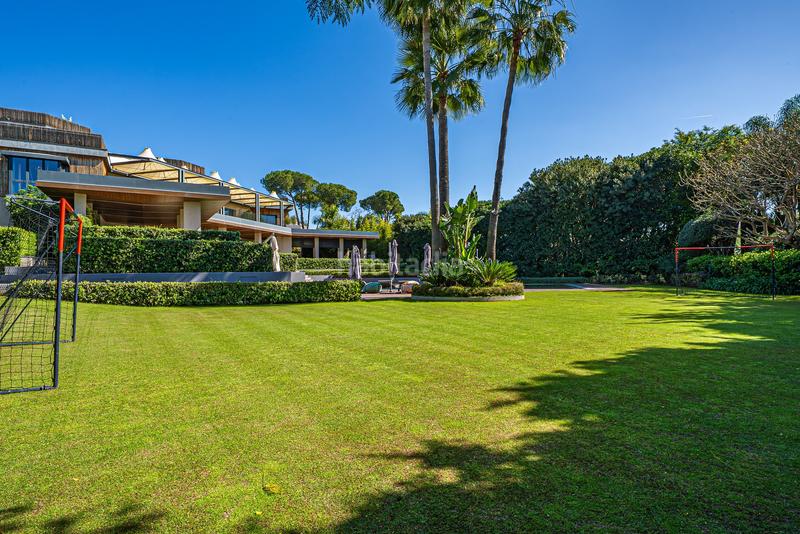 Foto 021bf06b-4c37-4798-b96f-4ff19e1f27a8. Casa amb aparcament piscina a Guadalmina Baja Marbella