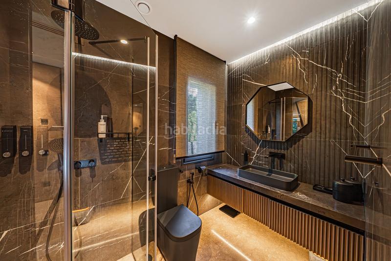 Foto a9d112de-0747-40cb-a2ca-44d4de7e82df. Casa amb aparcament piscina a Guadalmina Baja Marbella