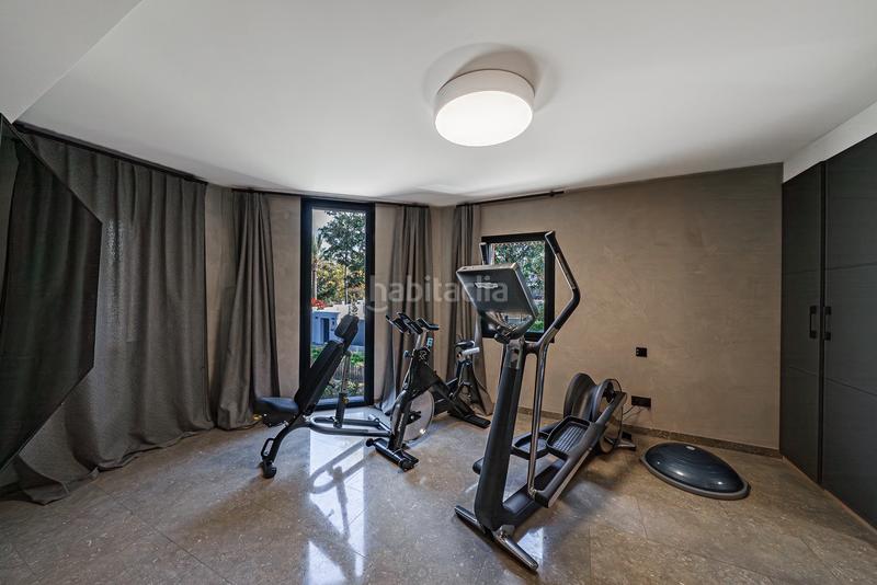 Foto f1a8645f-b0b4-4afa-8d3c-5a165c37ef8a. Casa amb aparcament piscina a Guadalmina Baja Marbella