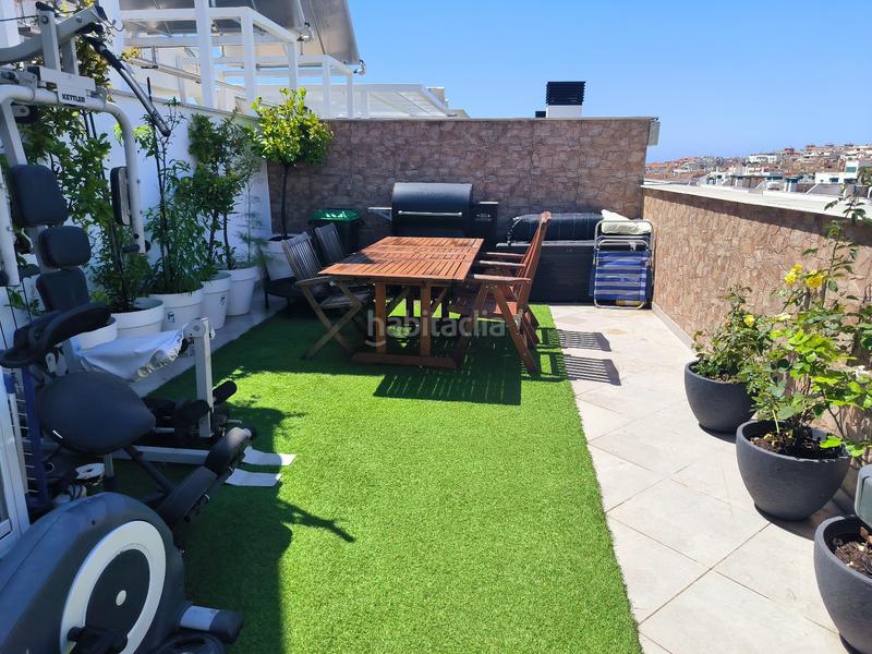 Foto 6fb1ce64-985d-42ce-83c6-f4202ea12334. Ático  con solarium con vistas abiertas y habitación bonus en el Centro en Estepona