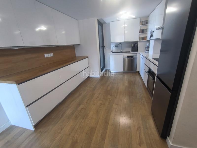 Foto 739f9993-2b8a-4278-9166-009730431994. Ático  con solarium con vistas abiertas y habitación bonus en el Centro en Estepona