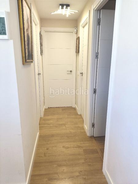 Foto b4f98612-d98d-4a16-b45a-63e4020f5f70. Ático  con solarium con vistas abiertas y habitación bonus en el Centro en Estepona