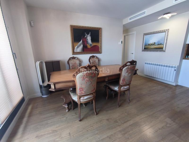 Foto f88bfe69-c615-44b4-90a1-aa6fc0c7d1fb. Ático  con solarium con vistas abiertas y habitación bonus en el Centro en Estepona