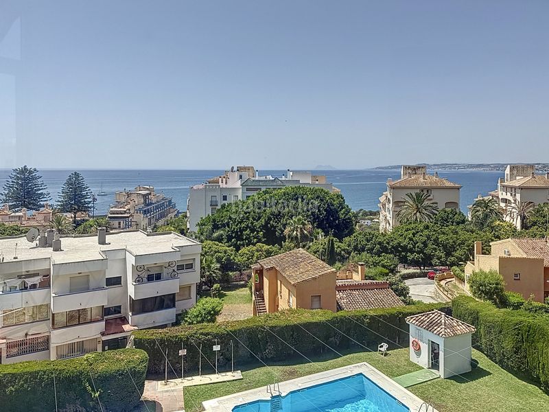 Foto 3f9900f1-111c-4f8c-85ea-16922714f226. Apartament amb piscina a puerto de Estepona Estepona