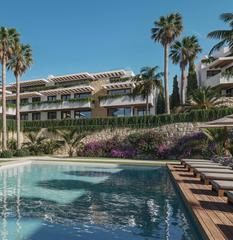 Rez-de-chaussée à Bahía Dorada. Apartamento en planta baja de 3 dormitorios en complejo moderno