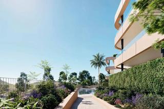 Planta baja en Estepona Golf. Apartamento en planta baja con jardín frente al campo de golf  o