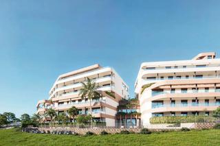 Planta baixa a Estepona Golf. Vivienda en planta baja de 3 dormitorios con jardín en primera l