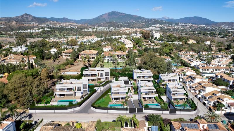 Foto f107ad95-d7c1-49ba-a1e8-976765129198. Casa villa de nueva construcción de última generación en la nueva milla de oro en Estepona
