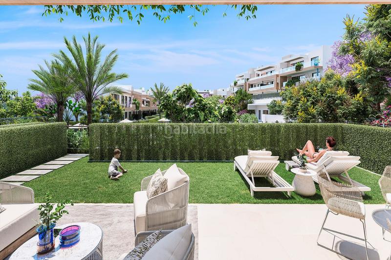 Foto 872d2b1d-c7f5-48e3-9abc-3b24f8a66703. Planta baja apartamento listo para entrar a vivir en moderno complejo entregado atalaya en Estepona