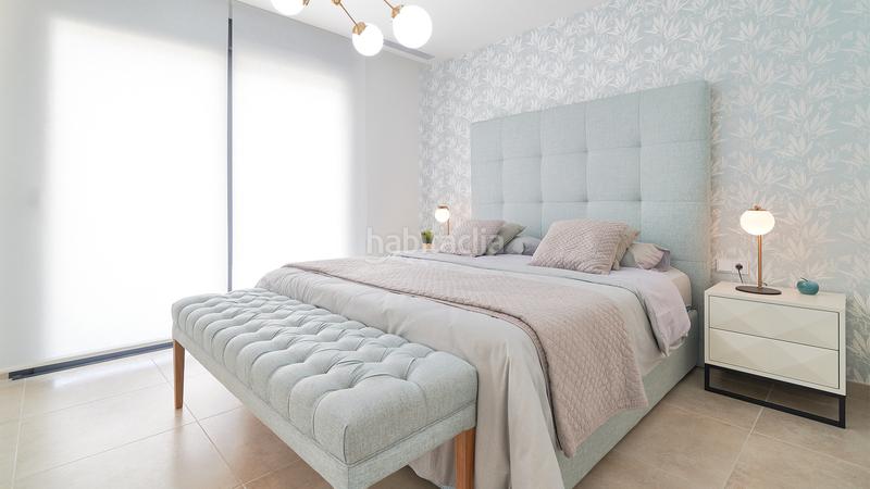 Foto 8aa10127-3e46-44ee-b903-3599c275bc61. Planta baja apartamento listo para entrar a vivir en moderno complejo entregado atalaya en Estepona
