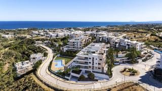 Planta baja en La Concha - Resina Golf. Apartamento moderno de 3 habitaciones con jardín  nueva milla de