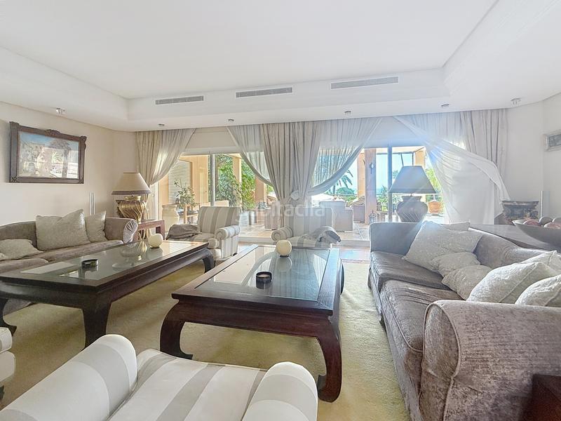 Foto 3cf82504-1c25-4f4c-bf00-0abd6e19ef44. Casa amb aparcament piscina a Villacana - Costalita - Saladillo Estepona