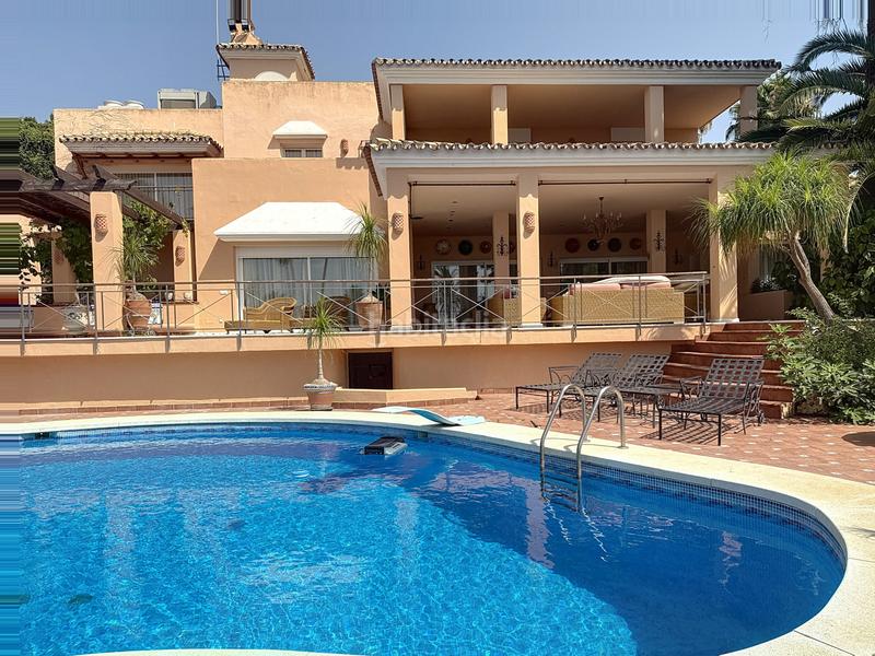 Foto a8f595b1-e28b-4214-9b3b-d013331b81cb. Casa amb aparcament piscina a Villacana - Costalita - Saladillo Estepona