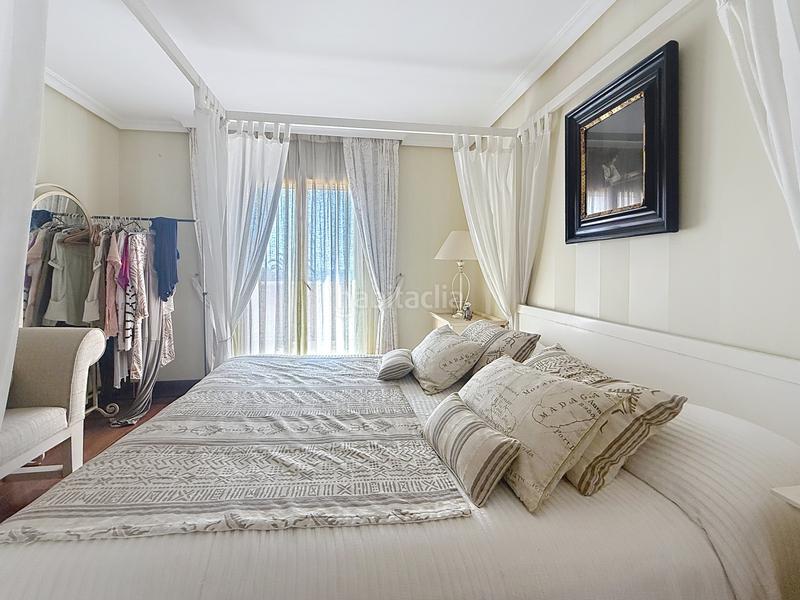 Foto f3aca810-62af-4a53-b426-b4b03d2ac3a6. Casa amb aparcament piscina a Villacana - Costalita - Saladillo Estepona