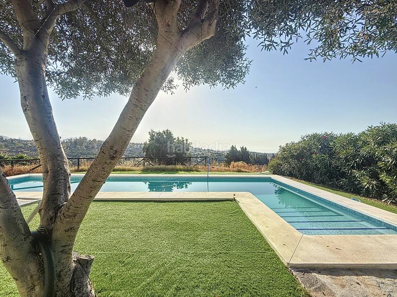 Foto 78f81155-c71d-4b52-9069-41cc2824417f. Bauernhof mit parking pool in Los Llanos Estepona