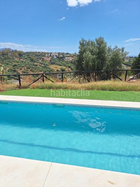 Foto d3b2f12e-f09a-403a-8b1c-a896a4a7df40. Bauernhof mit parking pool in Los Llanos Estepona