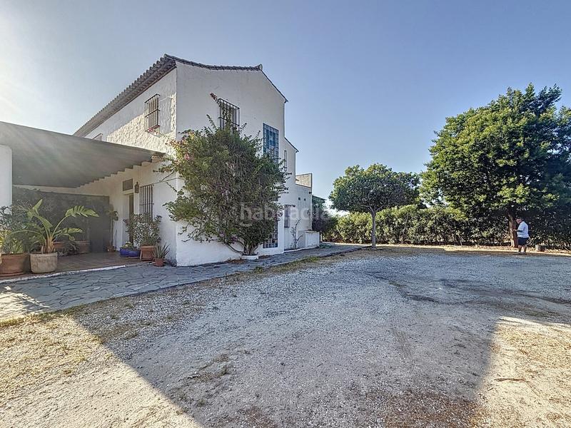 Foto faff33fa-c80d-4e88-828f-68ae99fb264c. Bauernhof mit parking pool in Los Llanos Estepona