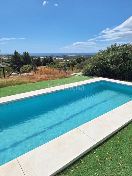 Foto fc2fbd4c-17fc-4689-95c1-4c49fdb7e771. Bauernhof mit parking pool in Los Llanos Estepona