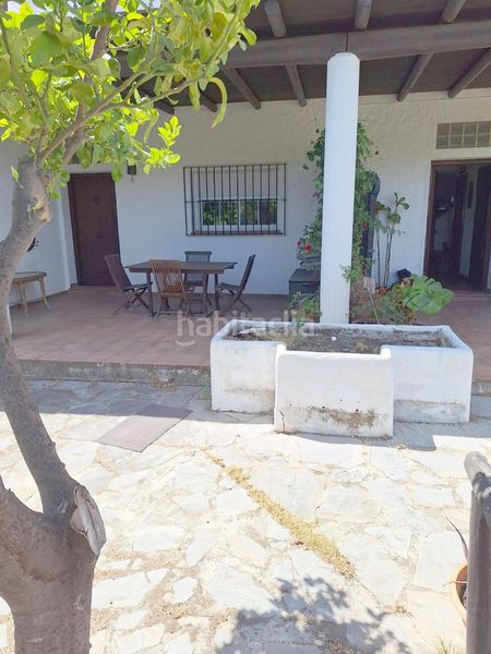 Foto c597bb76-5f78-4831-a95b-f47b1e0b875b. Masia amb aparcament piscina a Los Llanos Estepona