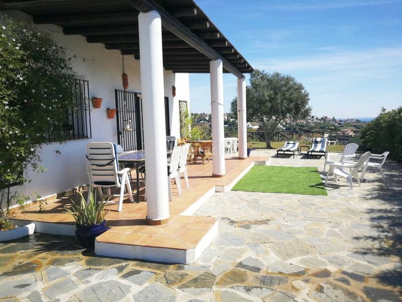 Foto e0f9e303-b617-4d86-b837-87d830c8a9ce. Masia amb aparcament piscina a Los Llanos Estepona