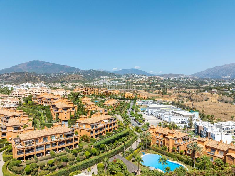 Foto 6cd17d5e-953f-4176-8933-a1b52915ae17. Rez-de-chaussée avec parking piscine dans Benatalaya Estepona