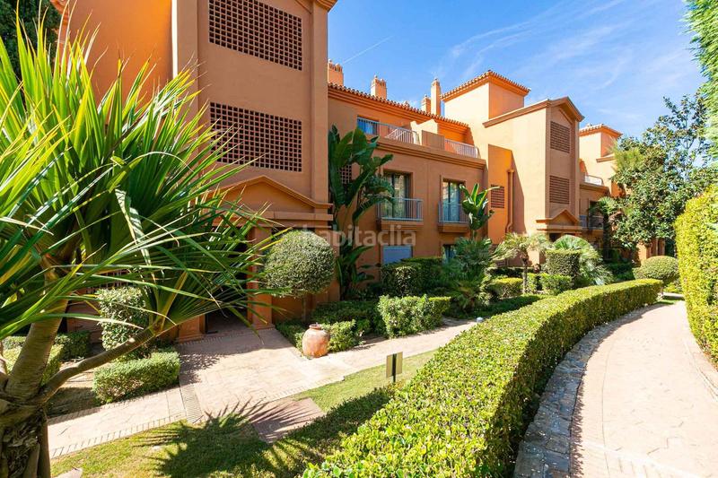 Foto 71aa716d-0799-4c90-98f0-c1c5214ec87e. Rez-de-chaussée avec parking piscine dans Benatalaya Estepona