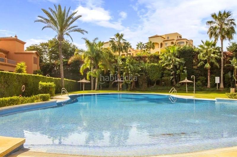 Foto ae62bd93-8844-4c70-aacc-e0e504e66323. Rez-de-chaussée avec parking piscine dans Benatalaya Estepona