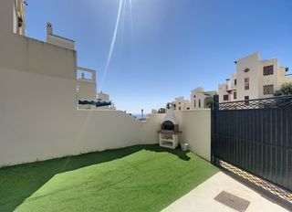 Planta baixa en Bah�a de Casares. Bajo con parcela privada a pocos a 5 minutos de la playa  bahia