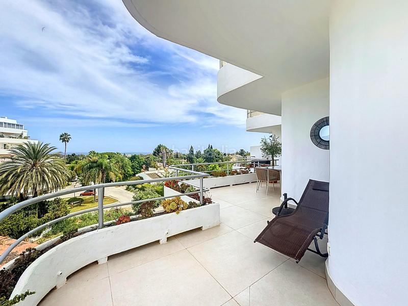 Foto 098d55df-68f7-47d6-9066-4b37eafc573f. Apartamento  reformado con vistas panorámicas en guadalmina en Marbella