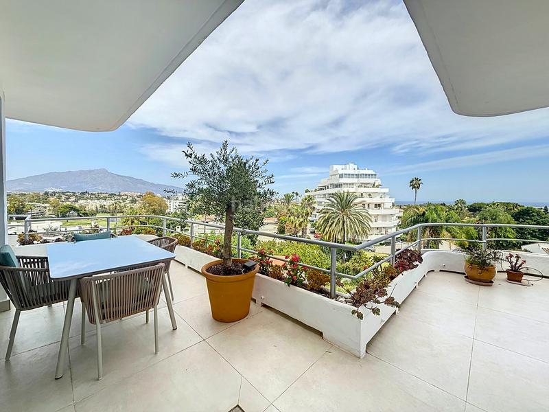 Foto 1e37ef31-2ca9-462e-b0ec-4d810d172d89. Apartamento  reformado con vistas panorámicas en guadalmina en Marbella