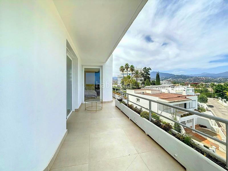 Foto 660b73ee-1b5e-47bf-9d2a-dc6b534f06dd. Apartamento  reformado con vistas panorámicas en guadalmina en Marbella