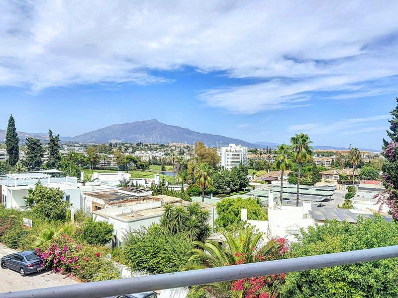 Foto 6f59872c-1c35-4ed3-a287-7b5c04453560. Apartamento  reformado con vistas panorámicas en guadalmina en Marbella