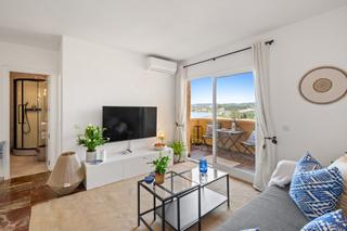 Apartament a Puerto de Estepona. Apartamento con vistas al mar cerca del puerto de estepona
