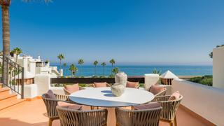 Attique à El Velerín. Impresionante ático frente al mar con jacuzzi, sauna y vistas al