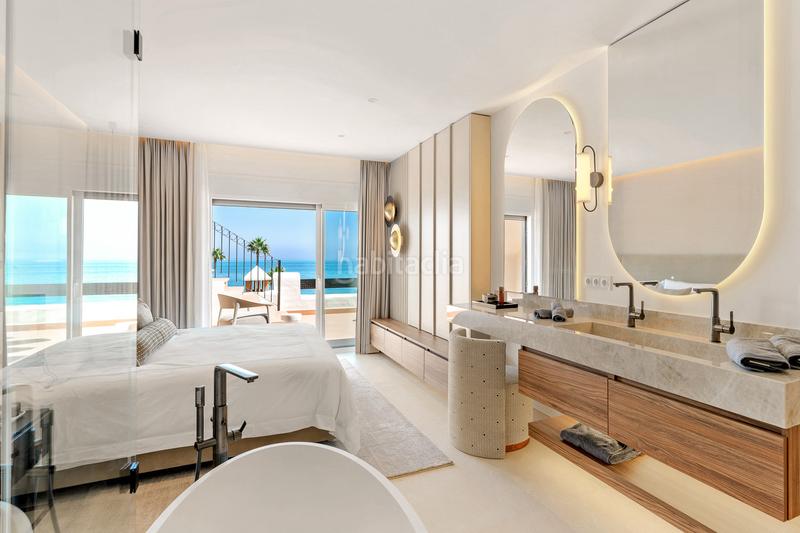 Foto e32b9d1f-e082-4029-b4fc-010534374c65. Dachwohnung mit parking pool in El Velerín Estepona