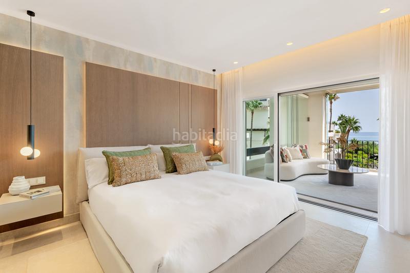 Foto 4ecbac03-dfec-4bc3-a5ee-847d74faf14e. Apartamento  exclusivo en primera línea de playa totalmente reformado con acceso directo al mar bahía El Velerín en Estepona