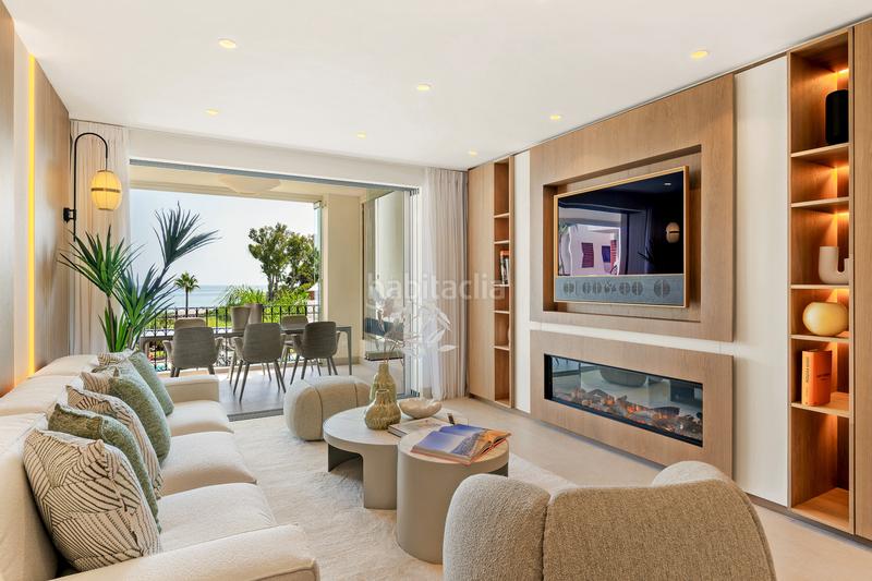 Foto 80decc31-7195-4f63-8b41-ac17602233cf. Apartamento  exclusivo en primera línea de playa totalmente reformado con acceso directo al mar bahía El Velerín en Estepona